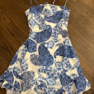 Lucy in the sky “Aubrey Ruffle Dress In Paisley Blue”